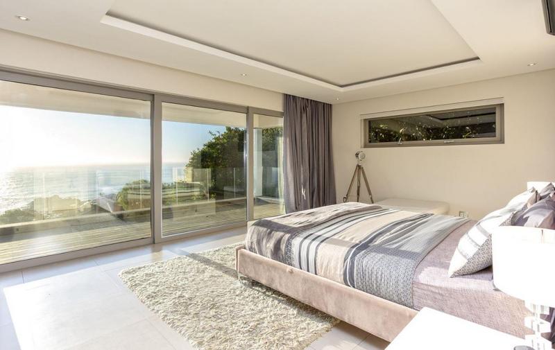 8 Bedroom Property for Sale in Llandudno Western Cape